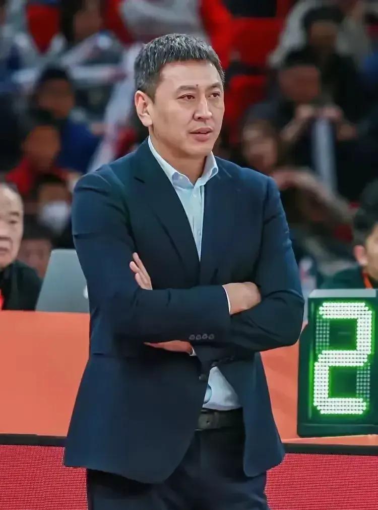  阿扎伦卡遭遇十二连败，RNG教练面临压力！